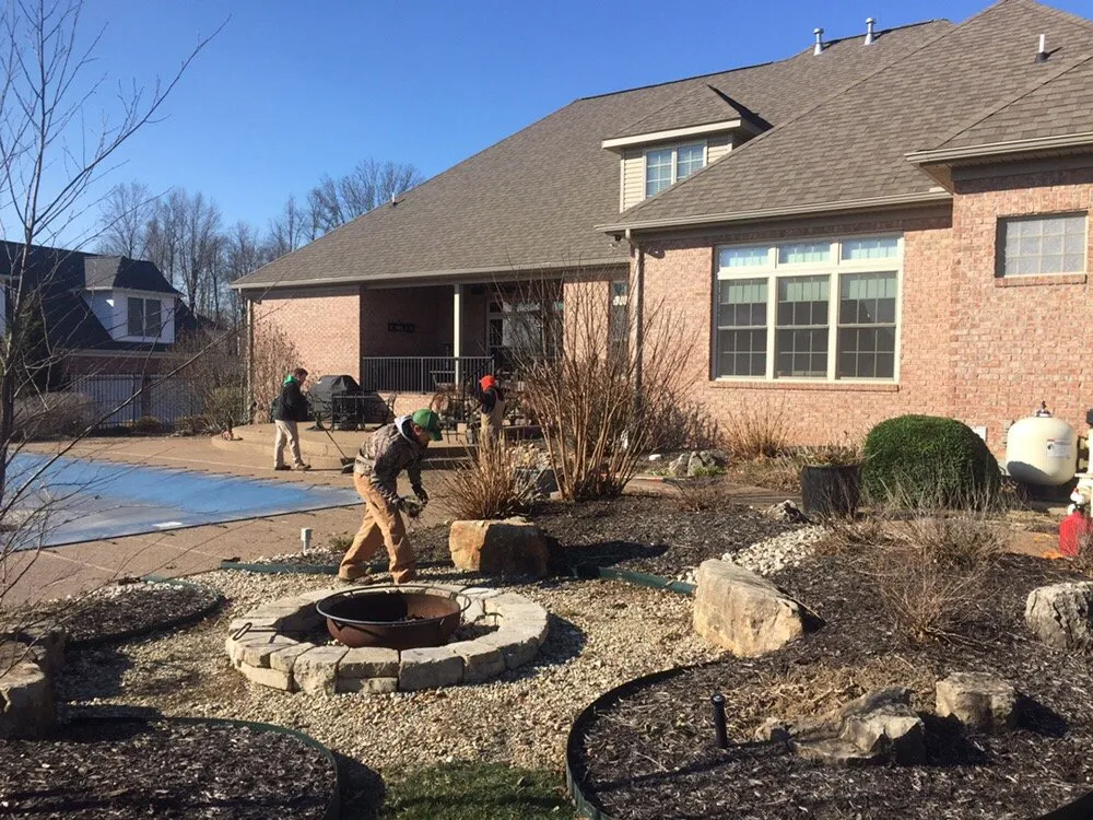 Custom lawn care service in Newburgh, IN by Rich's Lawnscape