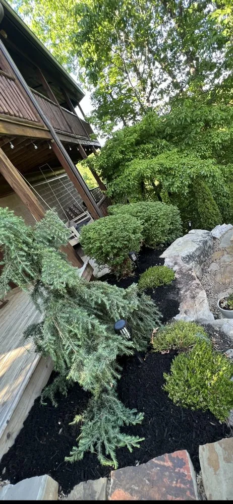 Reliable outdoor landscaping experts serving Pigeon Forge, TN - RichScape Lawn&Gardening