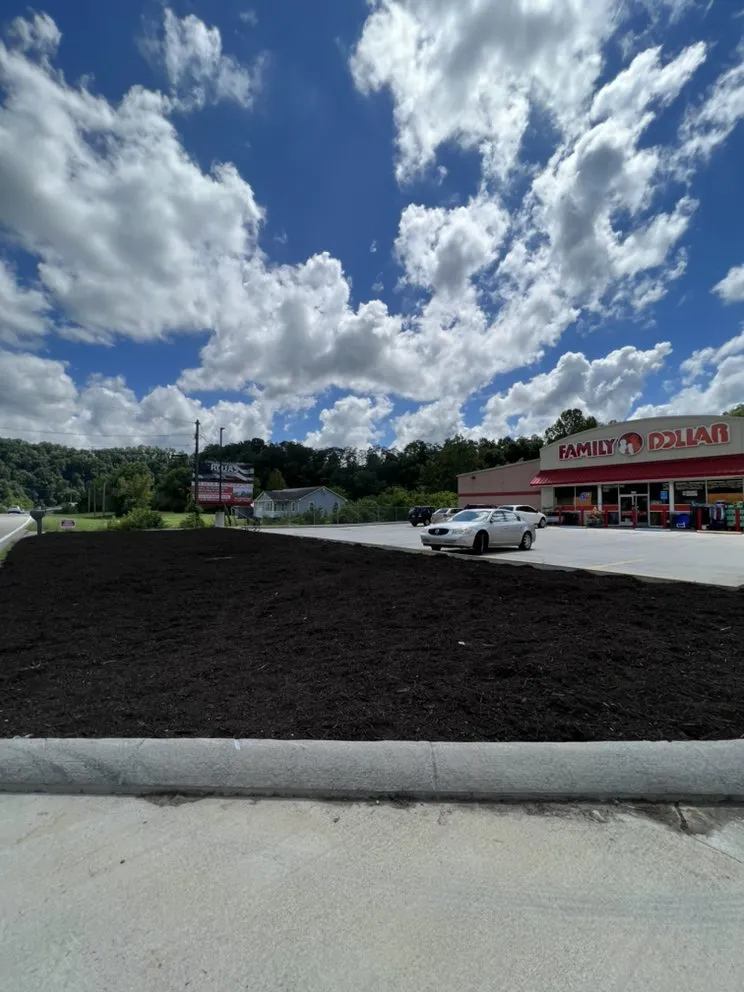 Local yard maintenance with custom design in Pigeon Forge, TN by RichScape Lawn&Gardening