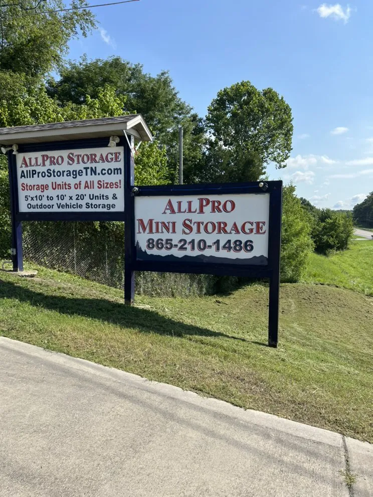 Local landscaping services for residential properties in Pigeon Forge, TN by RichScape Lawn&Gardening