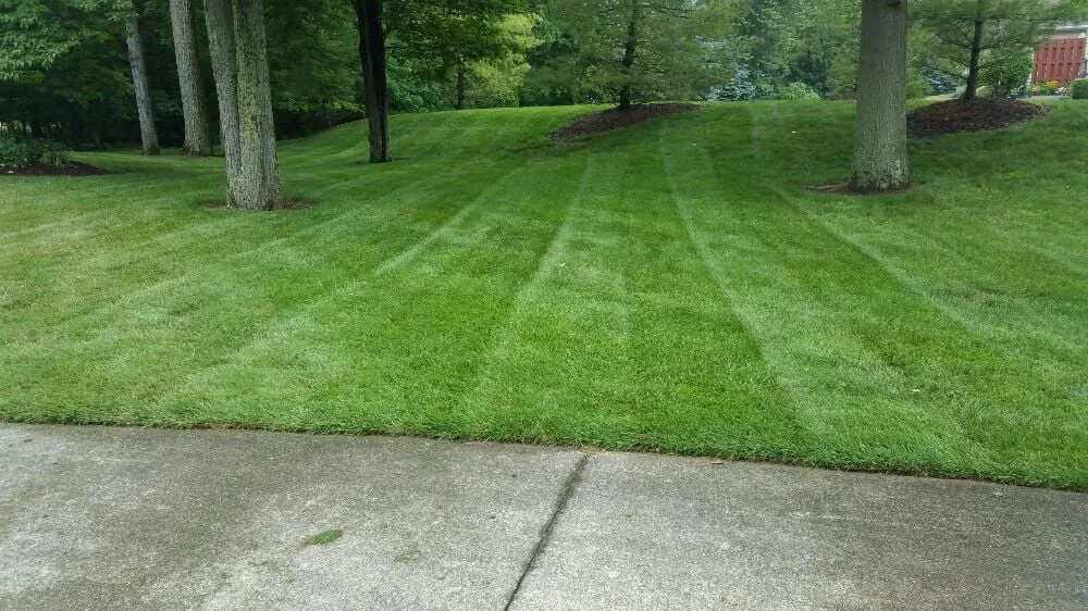 Custom garden landscaping in Lorain, OH by Rick and Rondas Landscapes