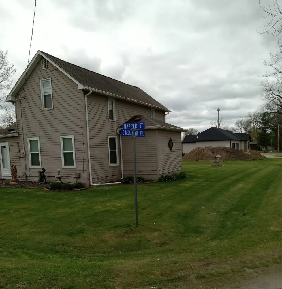 Custom yard cleanup service for year-round maintenance across Beckemeyer, IL - Ricketts Lawncare