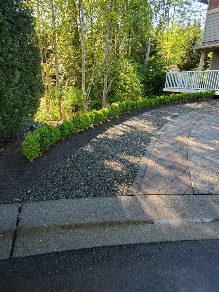 Reliable yard maintenance in Lynnwood, WA by Rick's Landscaping & Construction