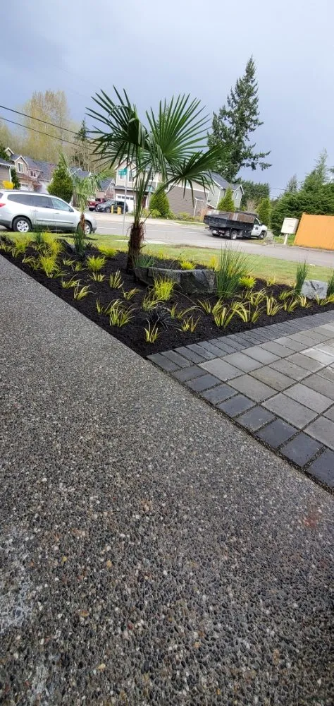 Reliable lawn mowing service in Lynnwood, WA - Rick's Landscaping & Construction