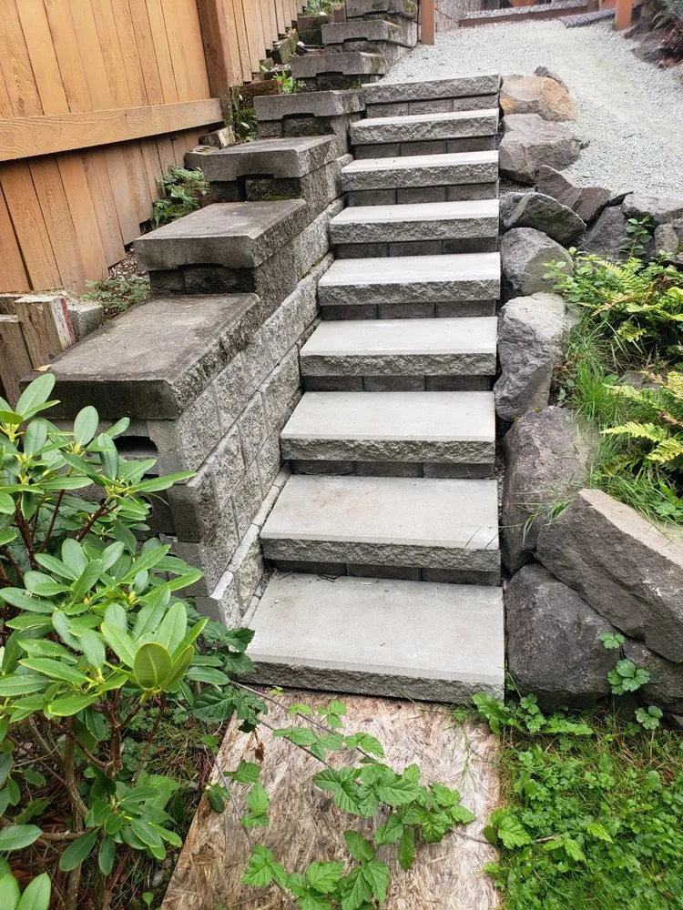 Top-rated yard maintenance for beautiful yards in Lynnwood, WA by Rick's Landscaping & Construction