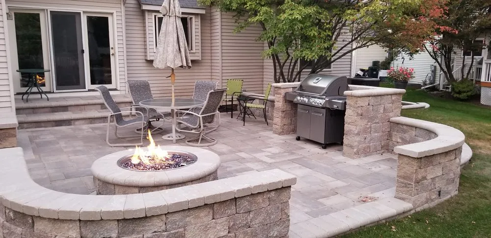 Top-rated lawn care service in Bolingbrook, IL - Rick's Landscaping & Lawn Care