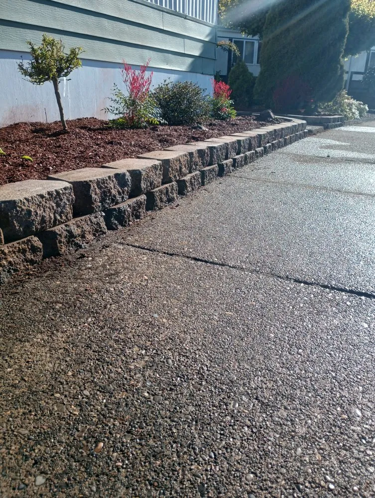 Trusted yard cleanup service for beautiful yards in Eugene, OR by Rick’s Lawn Care Services