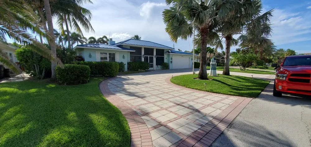 Top-rated lawn mowing service experts serving Fort Lauderdale, FL - Rick's Lawn Service