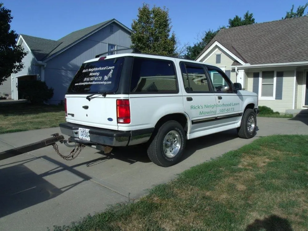 Top-rated yard maintenance in Kearney, MO by Rick's Neighborhood Lawn Mowing