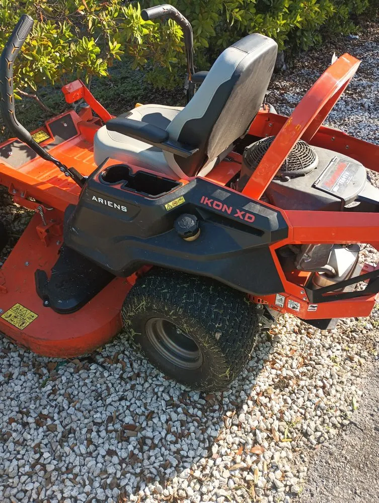 Top-rated yard cleanup service experts serving Fort Lauderdale, FL - Rick’s Tree Trimming