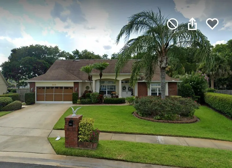 Expert garden landscaping with custom design in Deltona, FL by Ricky & Heather’s family lawn care