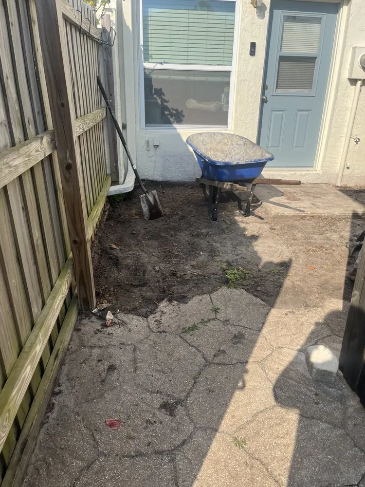 Professional garden landscaping experts serving Wimauma, FL - Ricky Lawn and Landscaping