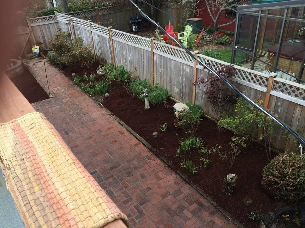 Local landscaping services experts serving Seattle, WA - Ricky's Landscaping and Gardening Services