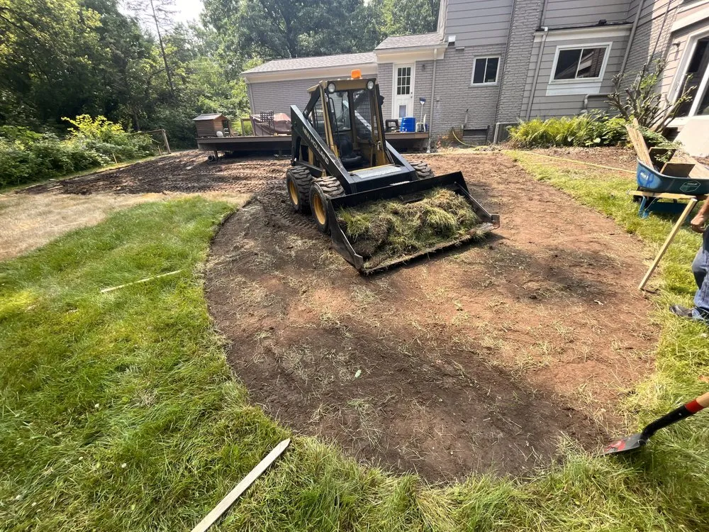 Reliable yard cleanup service in Detroit, MI by Rico’s Landscaping
