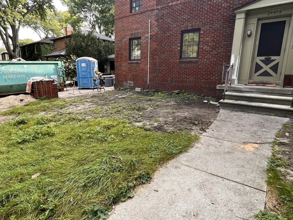 Professional yard maintenance in Detroit, MI - Rico’s Landscaping