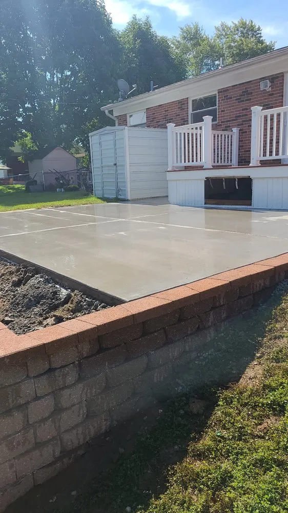 Top-rated lawn care service for year-round maintenance in Saint Louis, MO by Ricosa Landscaping