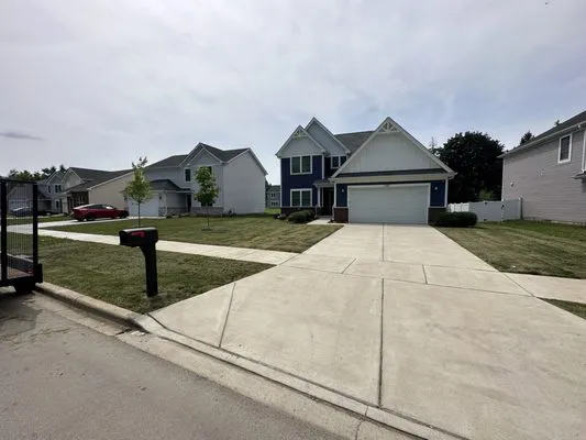 Riddle Lawn Care & Pressure Washing