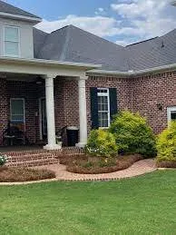 Reliable yard maintenance in Macon, GA by Rideau's Landcare & Pinestraw