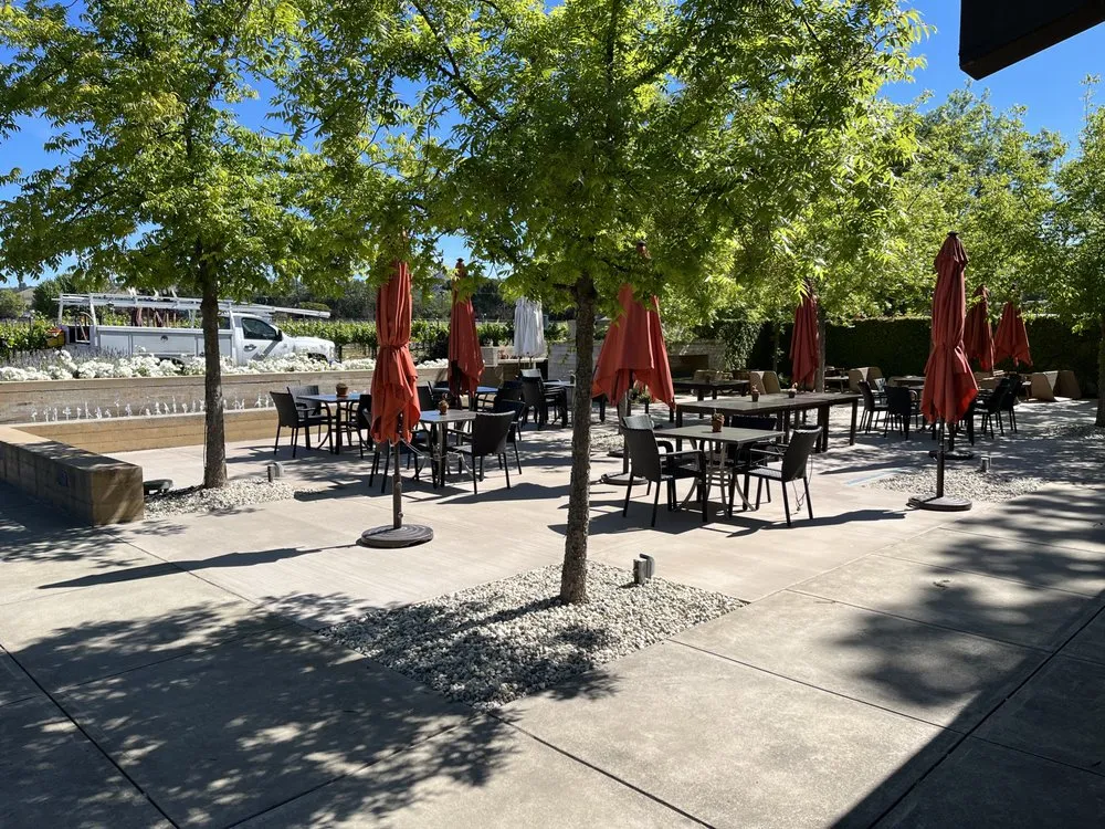 Top-rated garden landscaping in Healdsburg, CA by Ridge Landscape