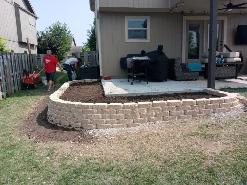 Trusted lawn care service in Independence, MO - Ridge Lawn Care