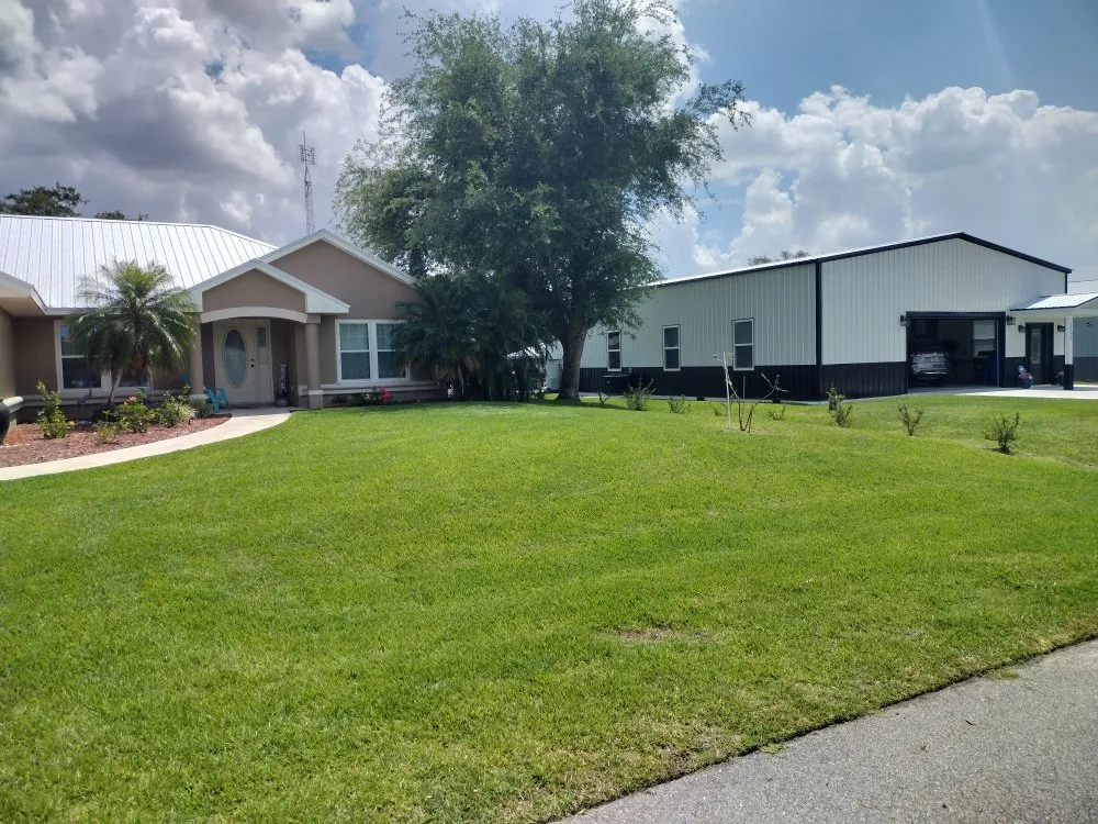 Reliable lawn care service in Lake Placid, FL - Ridge Property Management