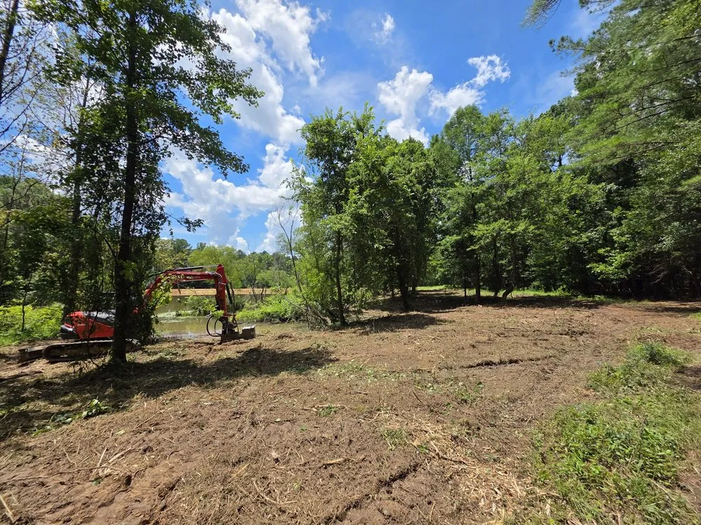 Expert lawn mowing service experts serving Ridgeland, MS - Ridgeland Land Management