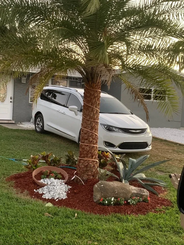 Custom lawn mowing service with custom design across Davie, FL - Ridge's Landscaping & Lawn Service