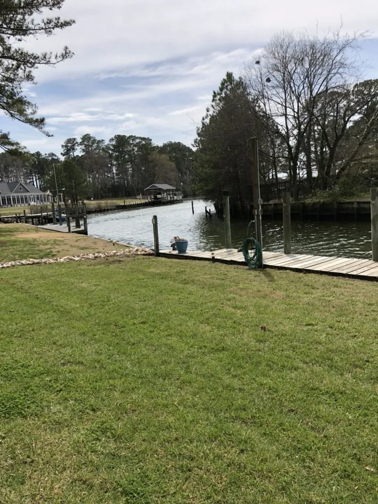 Custom lawn mowing service experts serving Hayes, VA - Ridgview Lawn Care