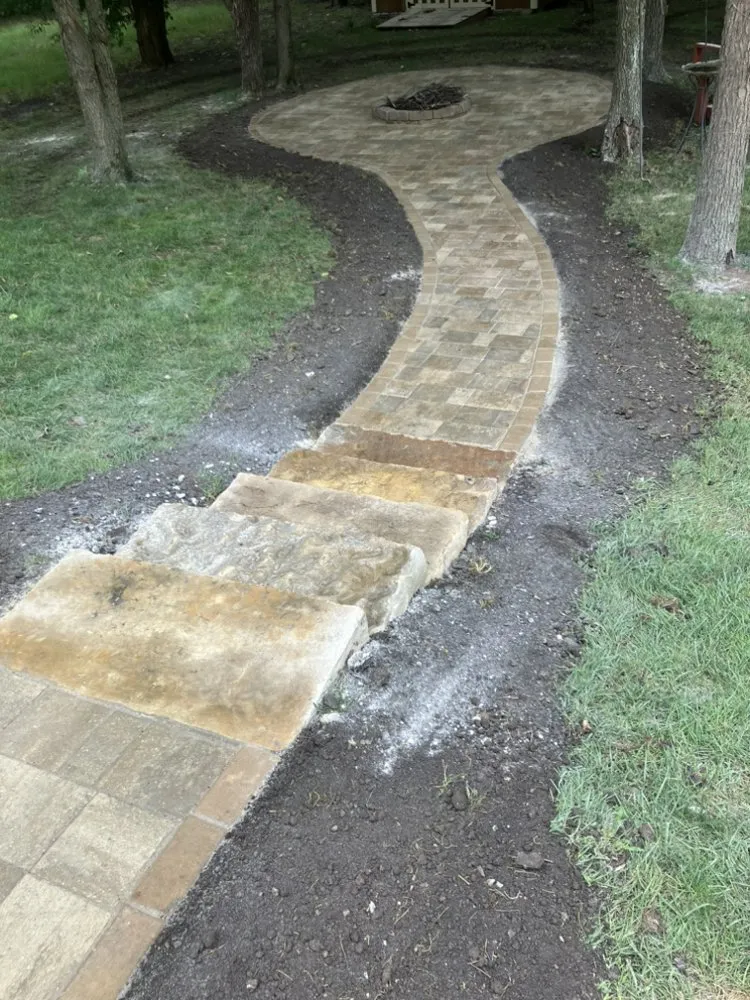 Reliable yard cleanup service for beautiful yards across Pleasant Hill, MO - Riffle