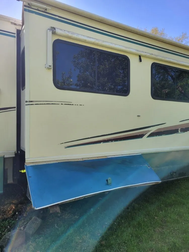 Custom lawn mowing service for beautiful yards in Sedalia, MO by Riggs and Howe Indoor And Outdoor services