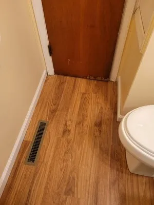 Riggs and Howe Indoor And Outdoor services Logo