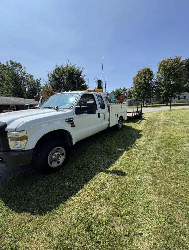 Top-rated lawn care service in Jeffersontown, KY - Right Choice Land Management