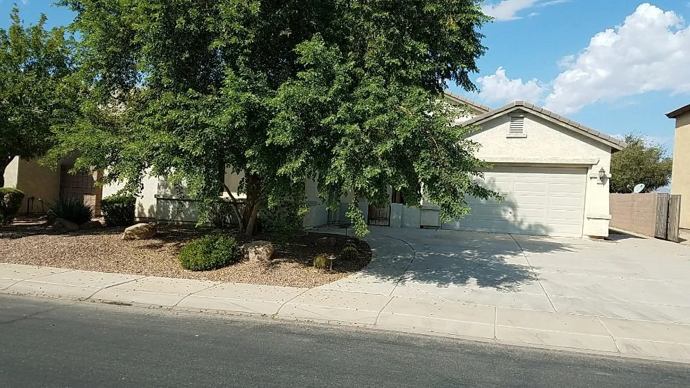 Affordable landscape design experts serving Maricopa, AZ - Right Choice Lawn Service