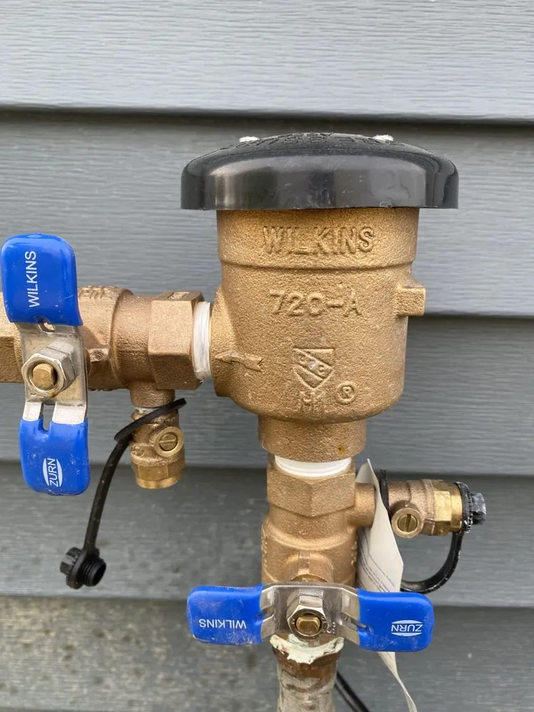 Professional residential landscaping in Lorain, OH by Right Choice Sprinkler systems and lawn Maintenace