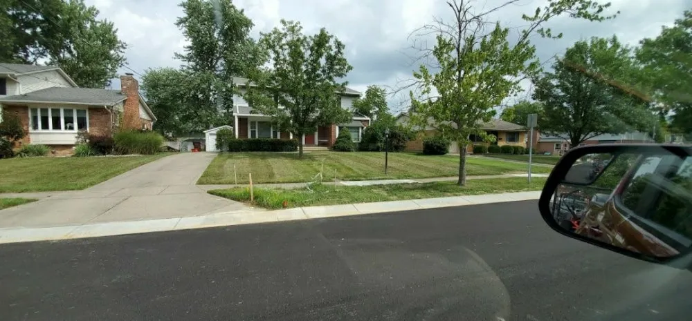 Trusted lawn mowing service in Hamilton, OH - Right Cut Lawncare