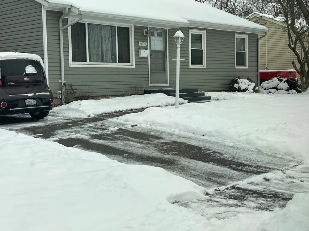 Custom lawn care service experts serving Hamilton, OH - Right Cut Lawncare