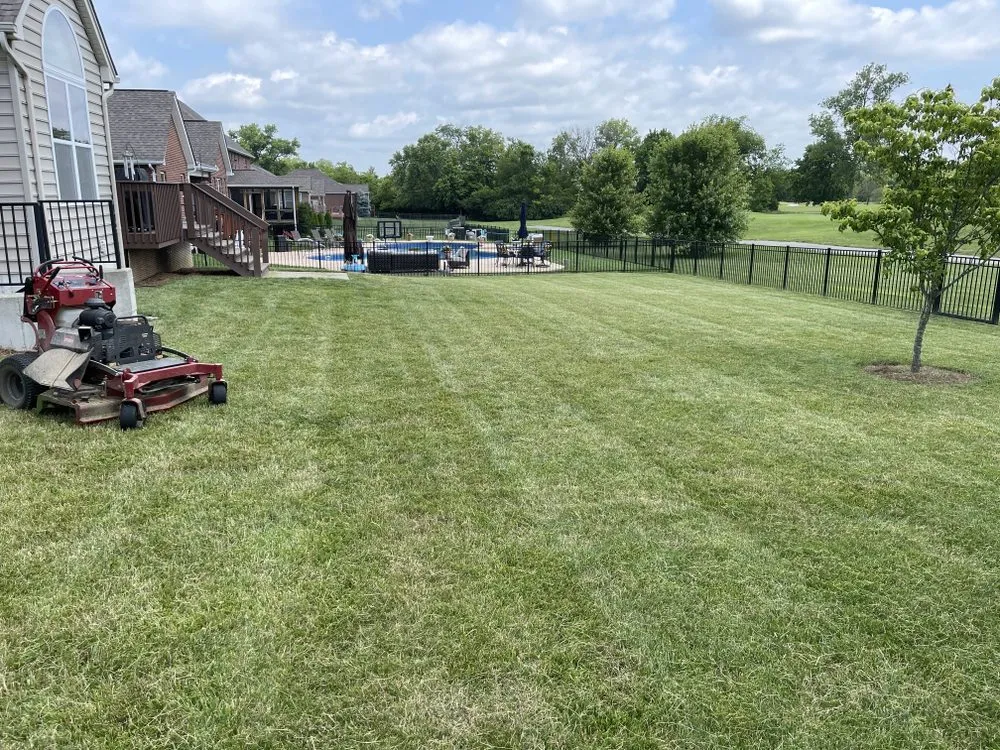 Custom lawn mowing service in Hamilton, OH - Right Cut Lawncare
