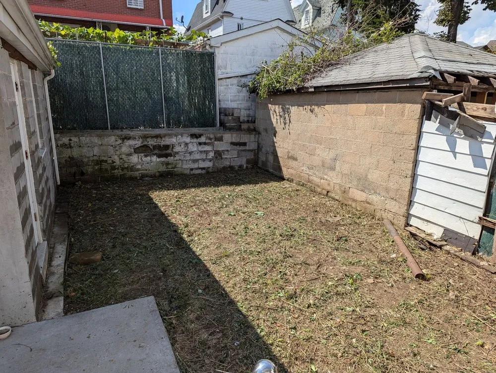 Professional lawn mowing service in Jamaica, NY - Right Lawn Care Inc