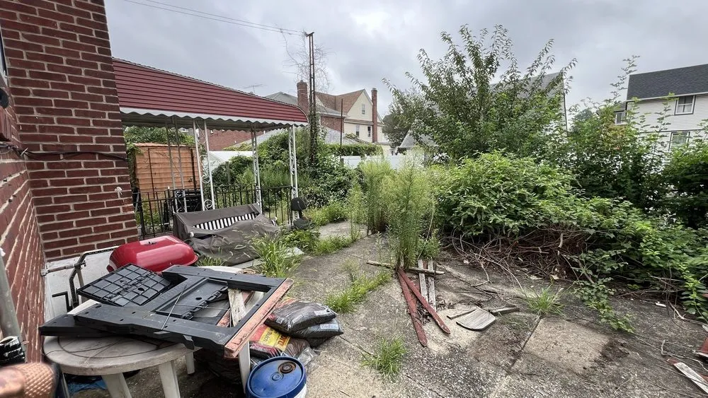 Expert yard maintenance in Jamaica, NY - Right Lawn Care Inc