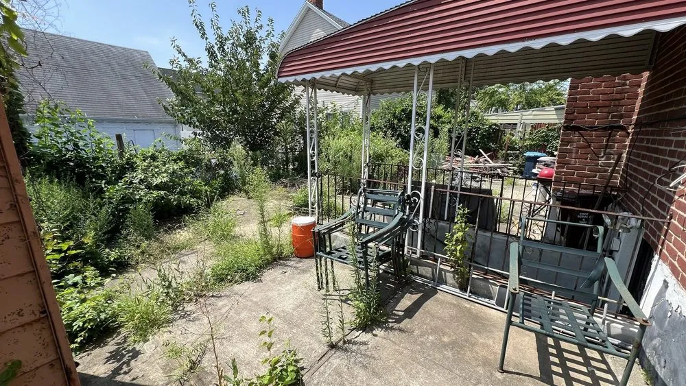 Local yard maintenance in Jamaica, NY by Right Lawn Care Inc