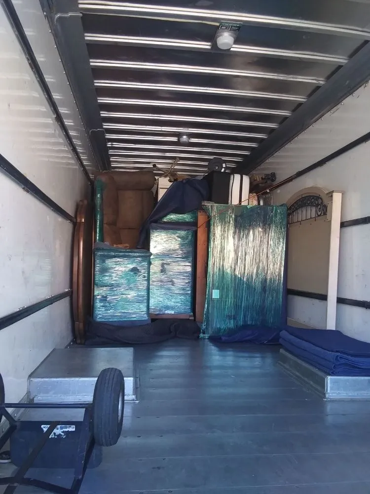 Top-rated garden landscaping experts serving Milwaukee, WI - Right Now Movers