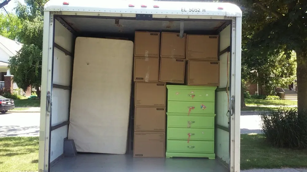 Trusted yard maintenance for beautiful yards in Milwaukee, WI by Right Now Movers