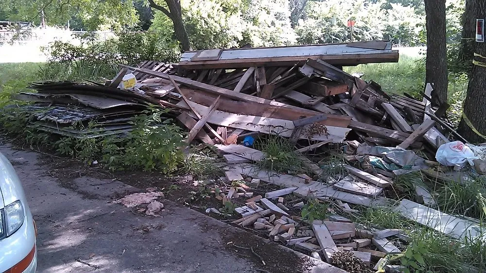 Expert yard cleanup service for homes in Alvarado, TX by Right Solution Lawn & Junk