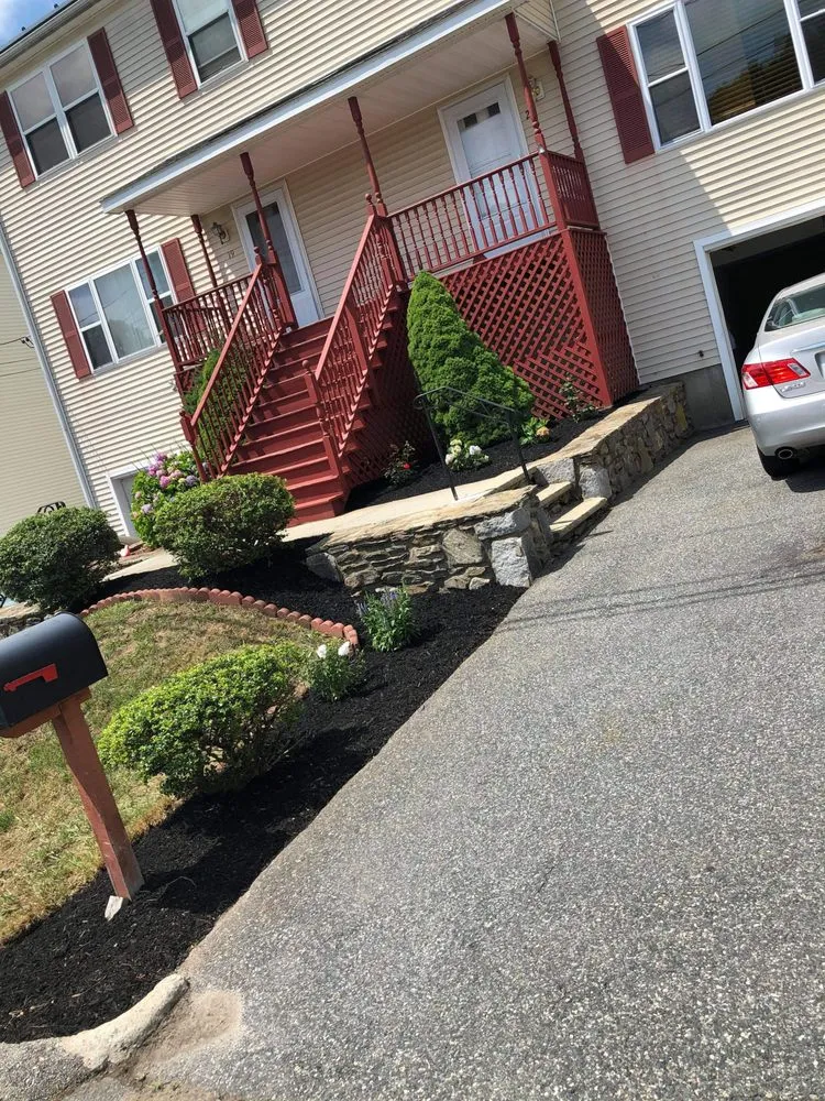 Custom residential landscaping experts serving Worcester, MA - Right View Landscaping