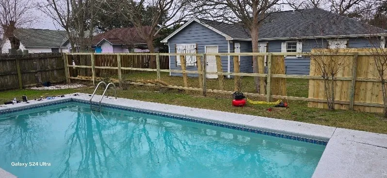 Professional yard cleanup service experts serving Navarre, FL - Right Way Lawn Care