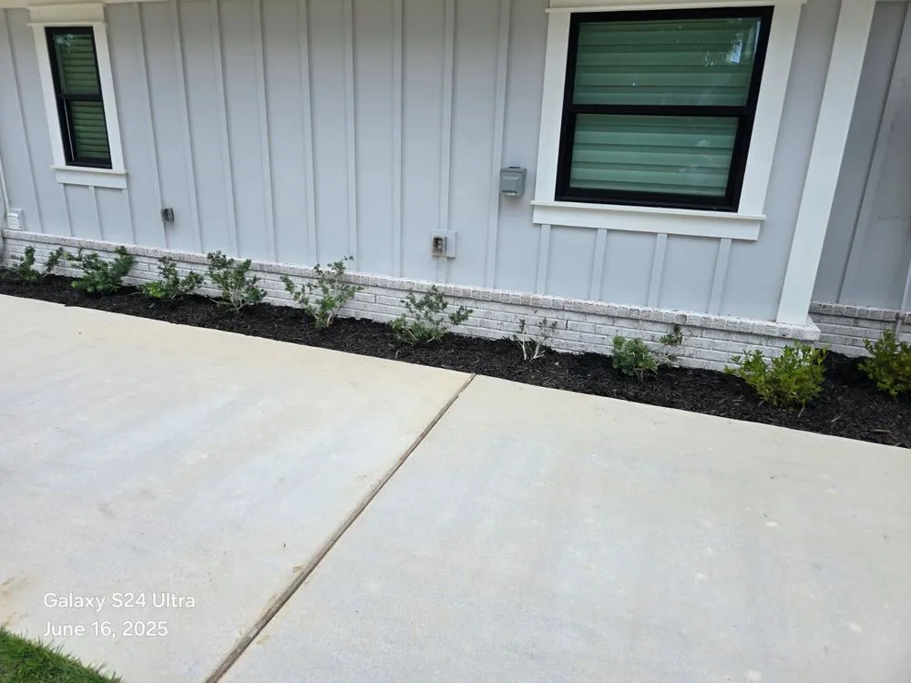 Professional lawn mowing service in Navarre, FL by Right Way Lawn Care