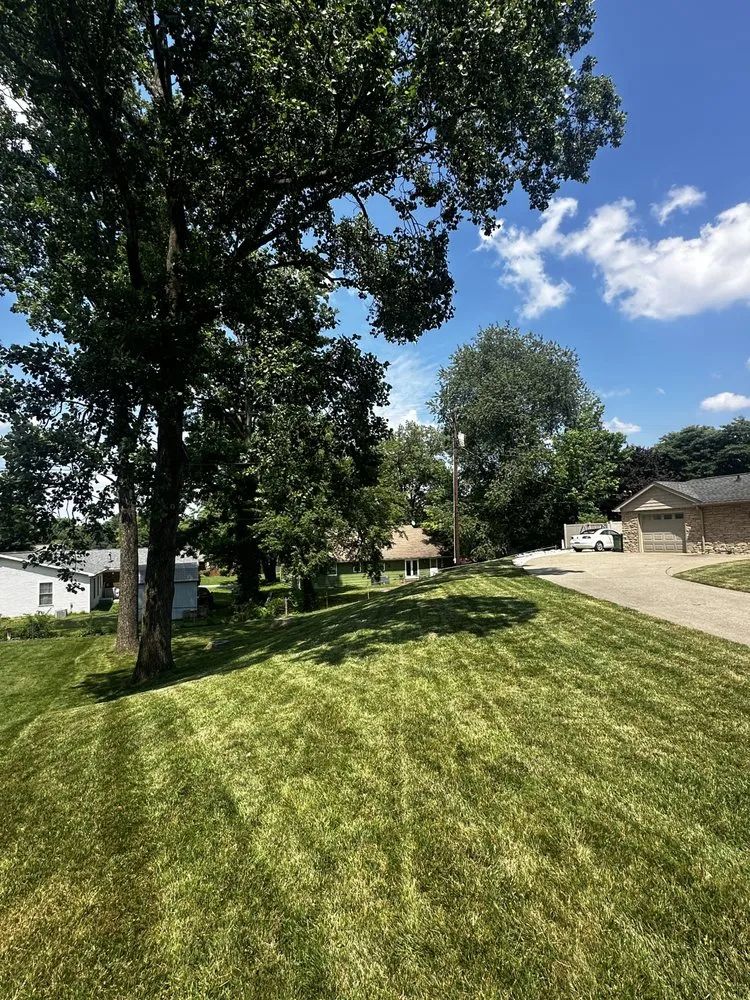 Top-rated landscape installation near you in Henderson, KY by Rightmyer Landscaping