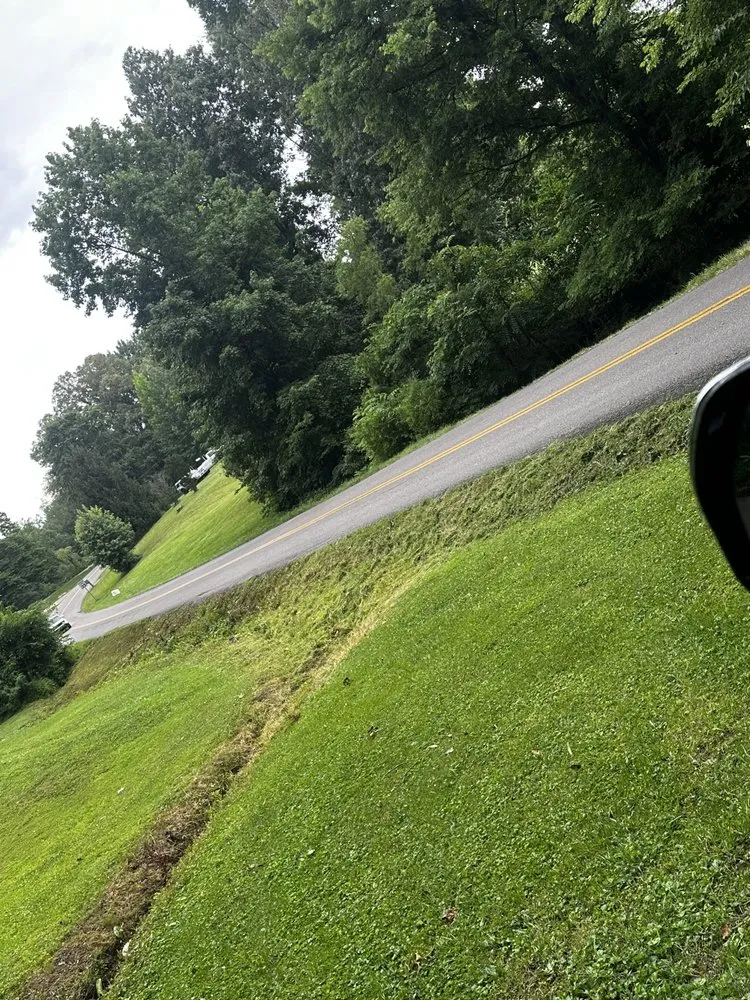 Top-rated landscaping services in Henderson, KY by Rightmyer Landscaping