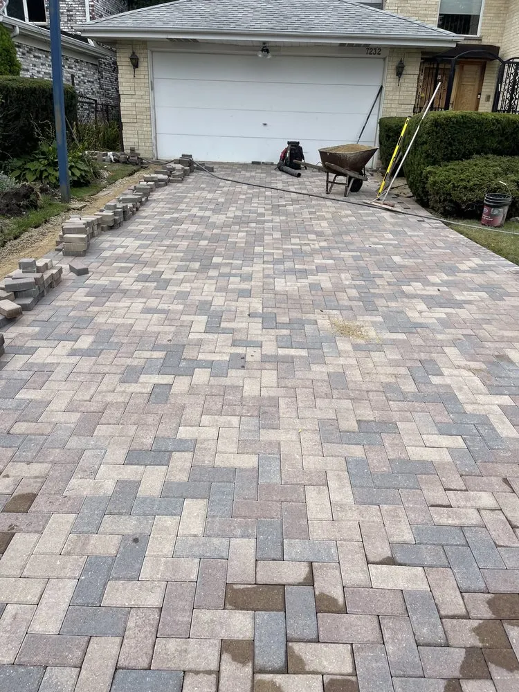 Expert residential landscaping experts serving Chicago, IL - Rigoberto's Landscaping & Brick Paving