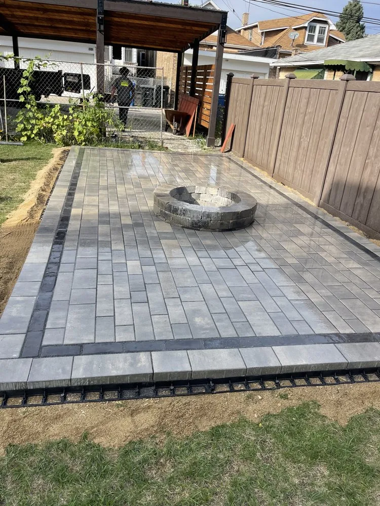 Affordable yard maintenance for beautiful yards across Chicago, IL - Rigoberto's Landscaping & Brick Paving